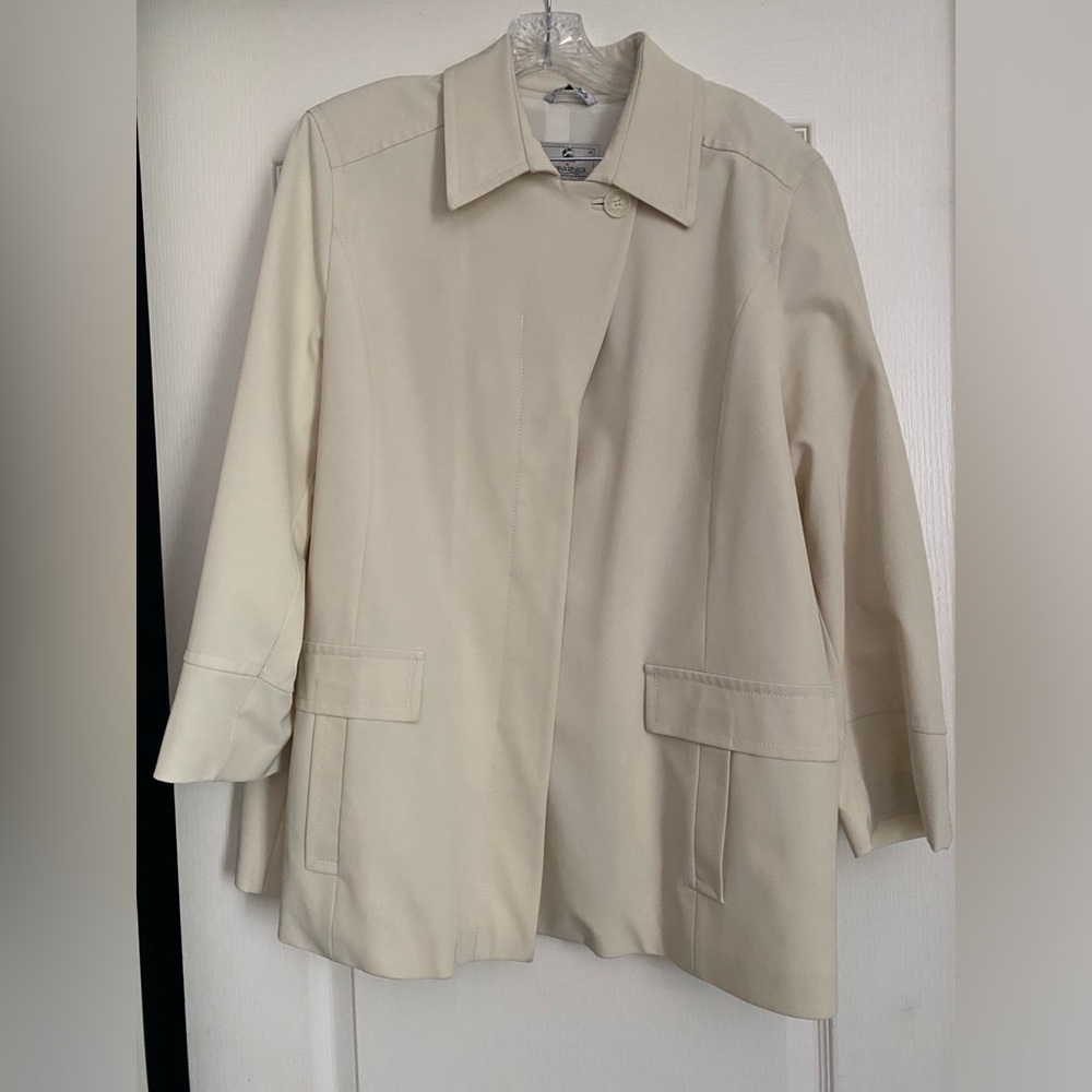 Marina Rinaldi Jacket size 23 14w white gently used